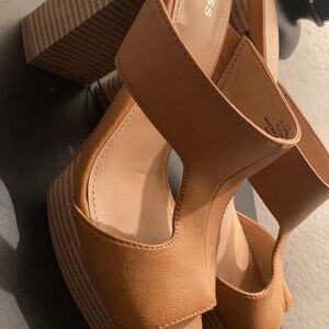 Sandals - Tan/Camel brown